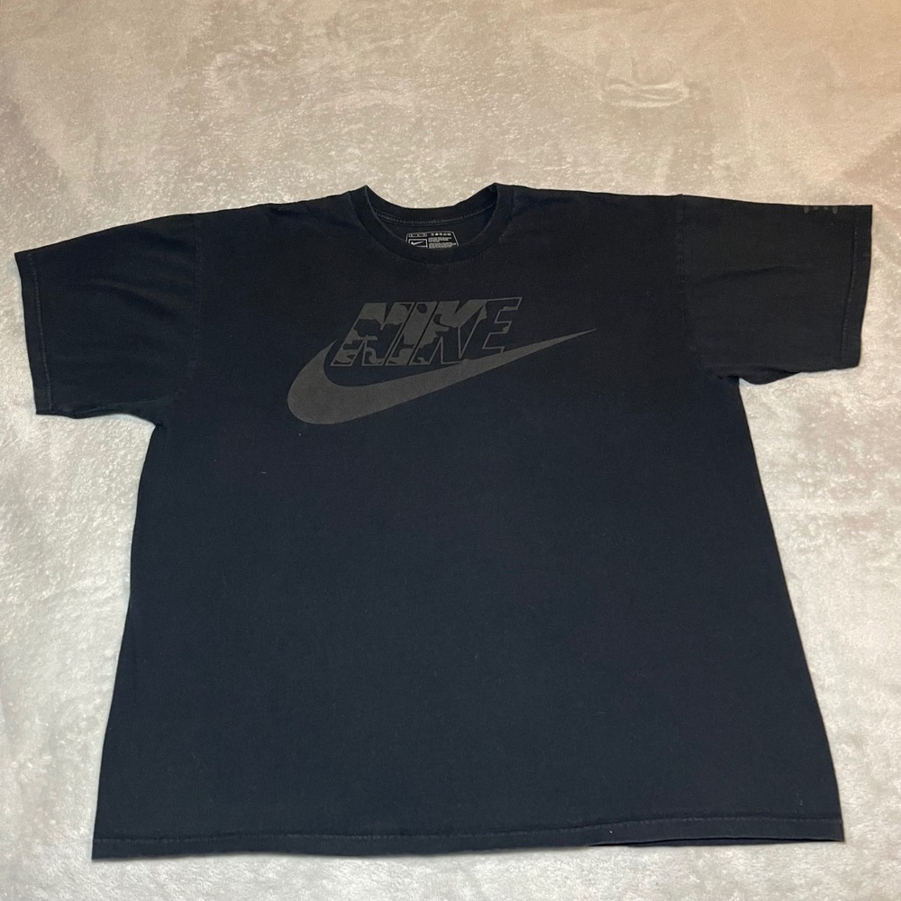 Nike Team T-Shirt Mens XL Black Graphic Camo Swoosh Logo Short Sportswear Tee